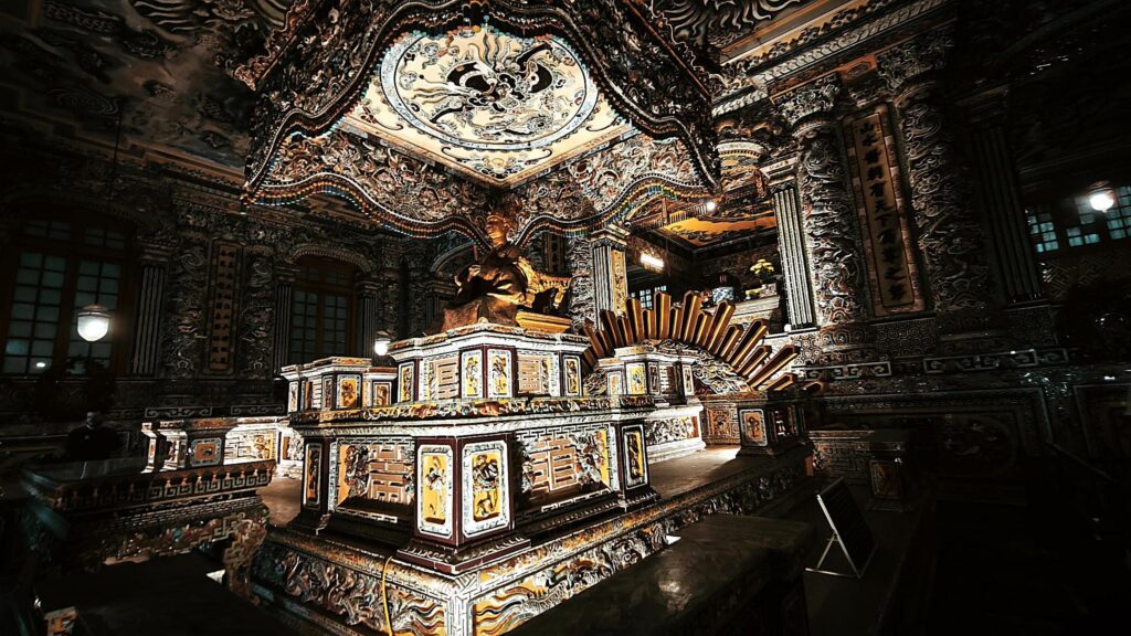 empereur khai dinh vietnam (3)