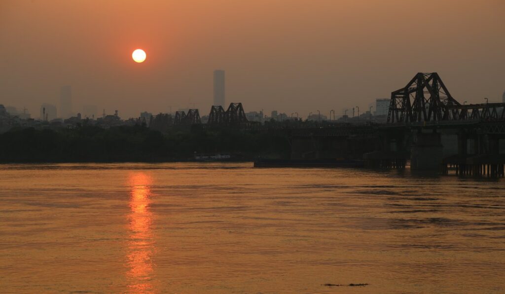 pont long bien hanoi (2)