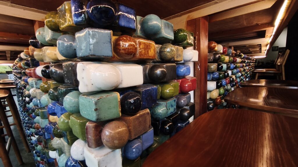 On ne dort pas au Anhill. On y habite. On y dialogue. anhill boutique hotel hue (8)
