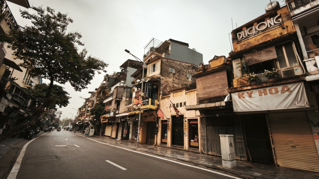 hang dao street hanoi (1)
