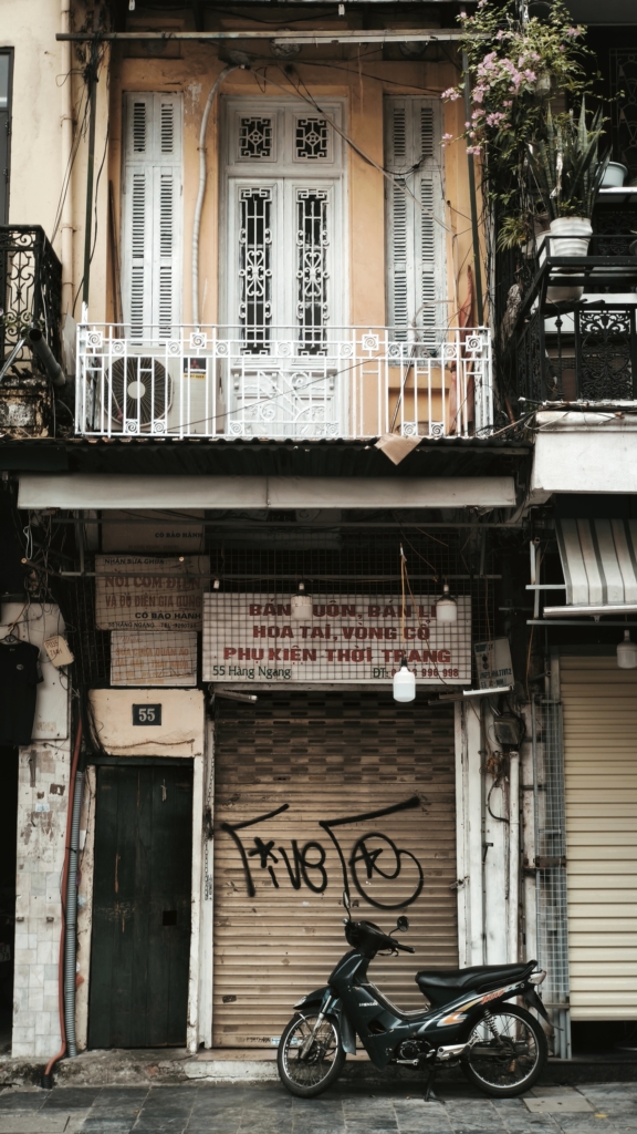 rue hang dao hanoi (8)