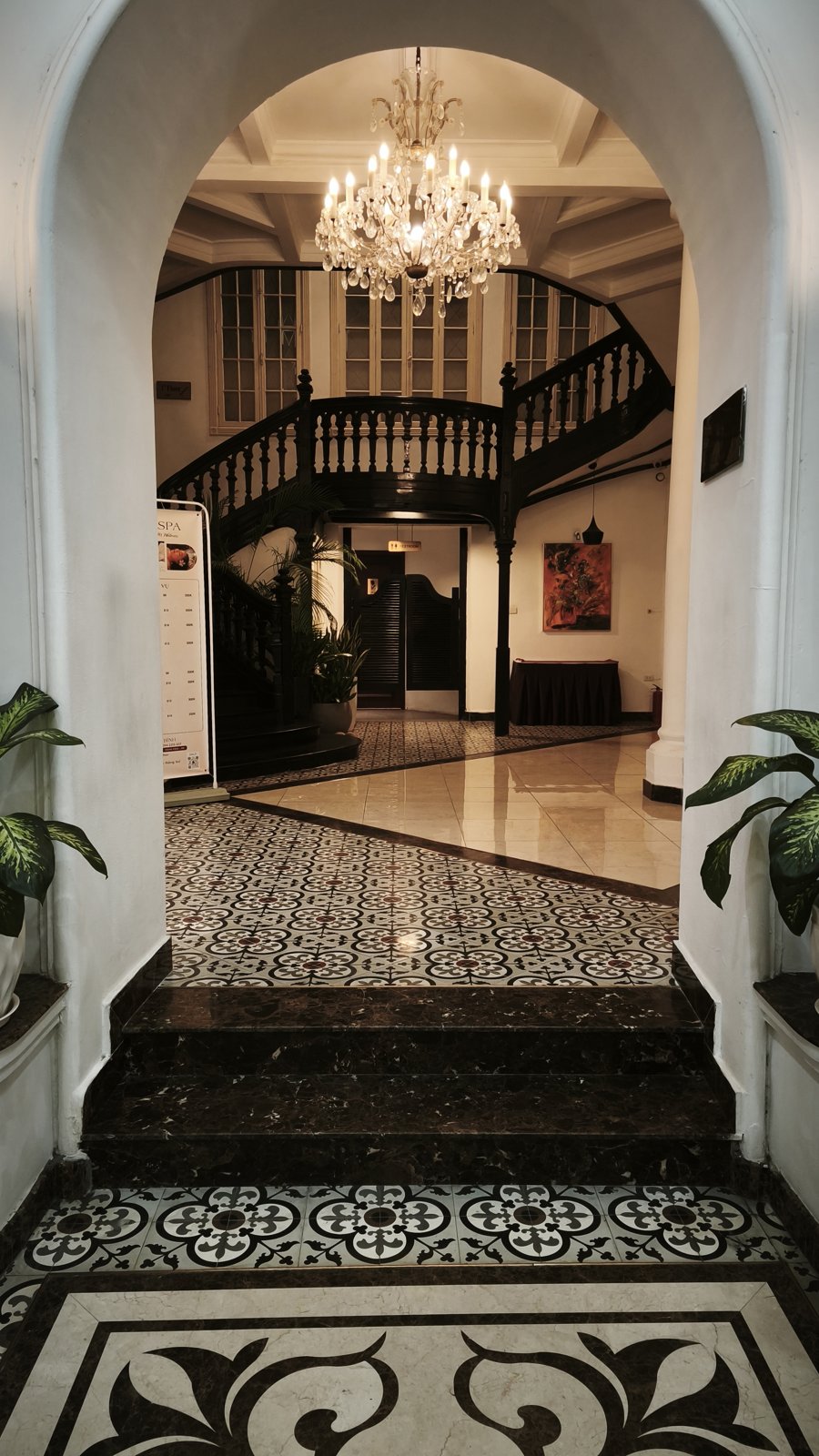 Hoa Binh Hotel : du "Splendide" à la "Paix" img 20260102 180441