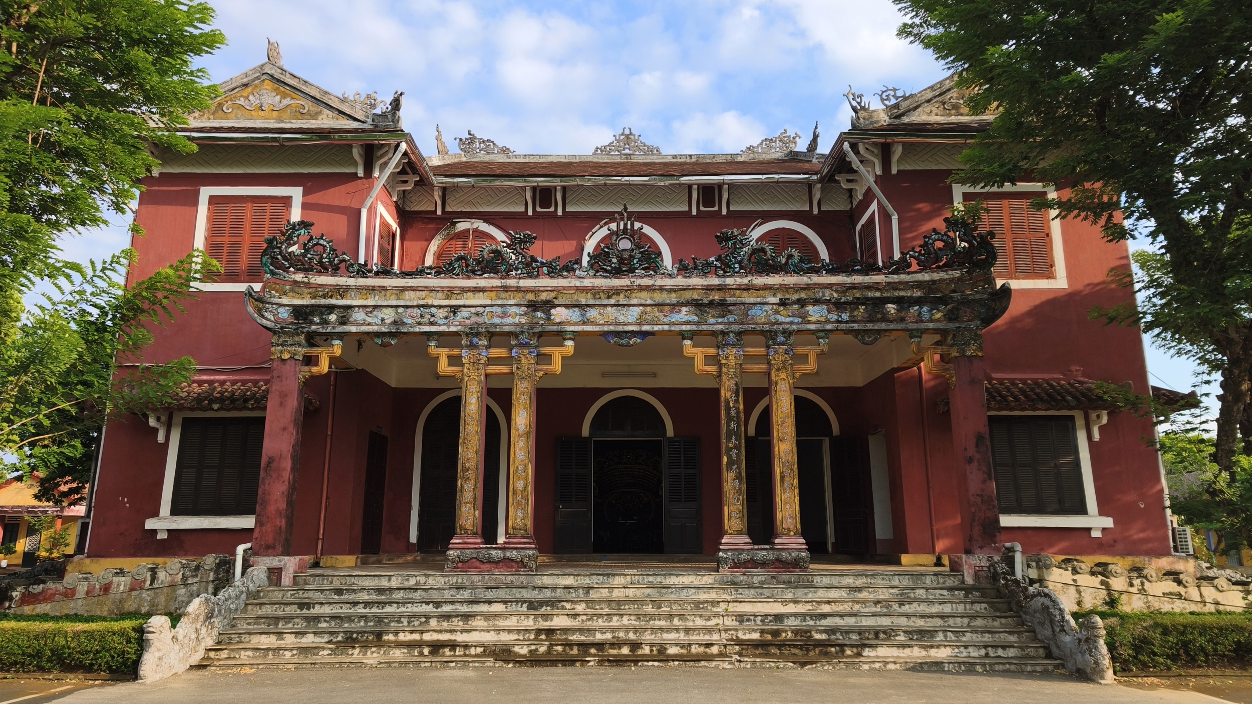 Hué porte tout. Même ses contradictions. architecture hue vietnam (8)