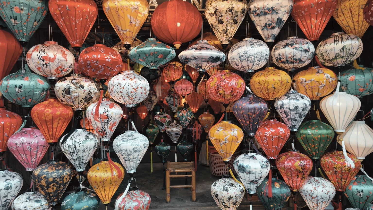 Hoi An, in Christian Lacroix hoi an vietnam lacroix (1)