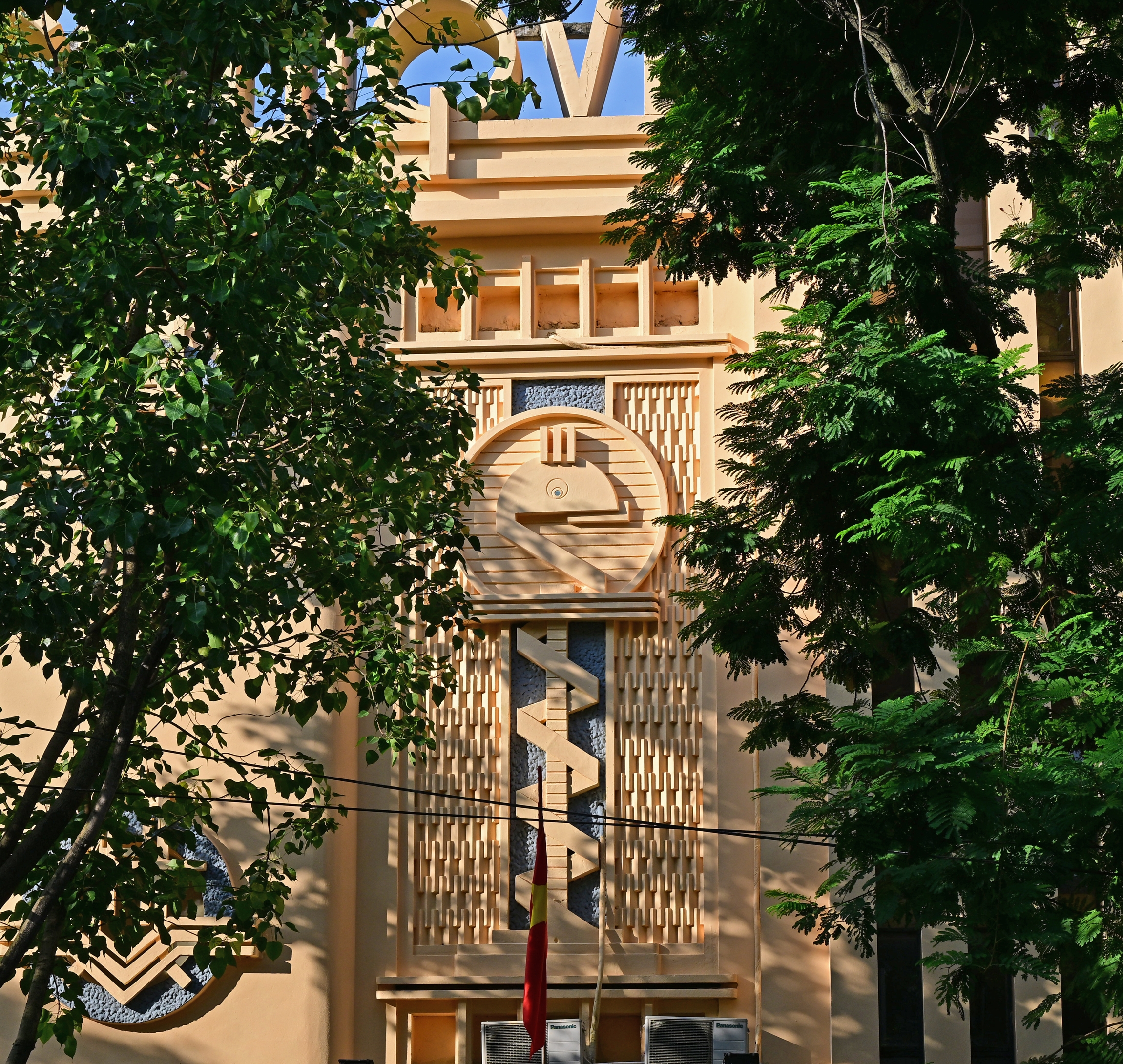 L'Art Déco à Hanoï : lignes de fuite sur un volcan art deco hanoi (2)