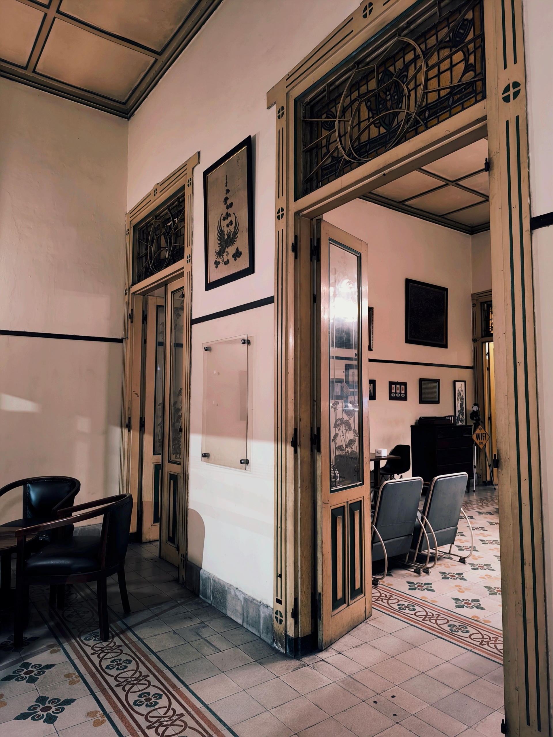 L'Art Déco à Hanoï : lignes de fuite sur un volcan art deco hanoi (22)